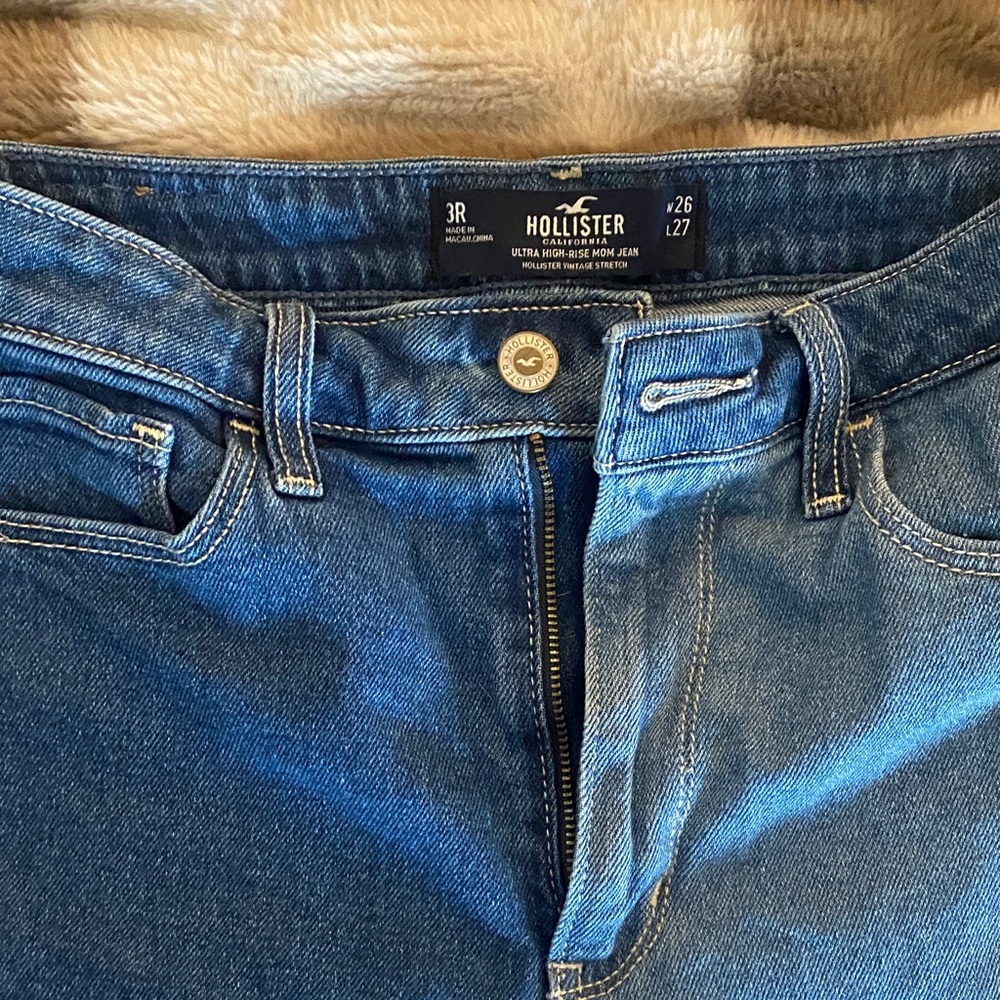 Hollister Dark Blue Skinny Jeans with color blocking  (women’s)